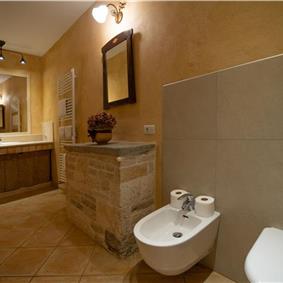 5 Bedroom Istrian Villa Estate with Large Pool and Gardens near Barban, Sleeps 12